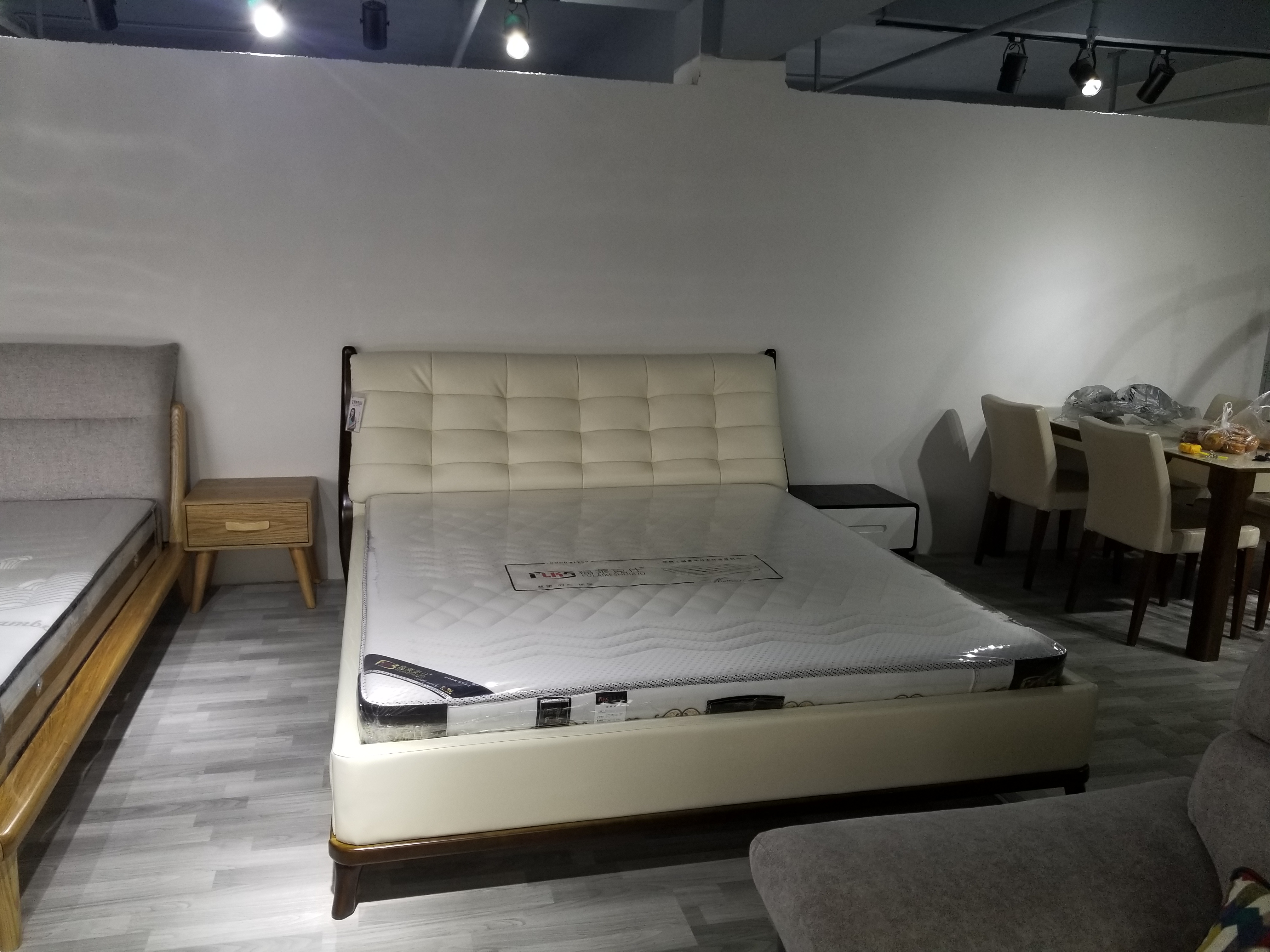 滨海伯利恒家具城招聘营业员